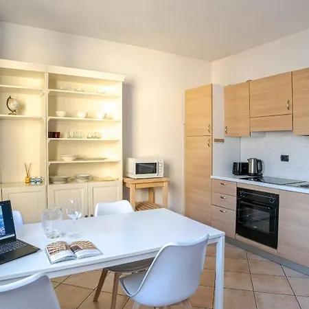 Alis House Apartman *